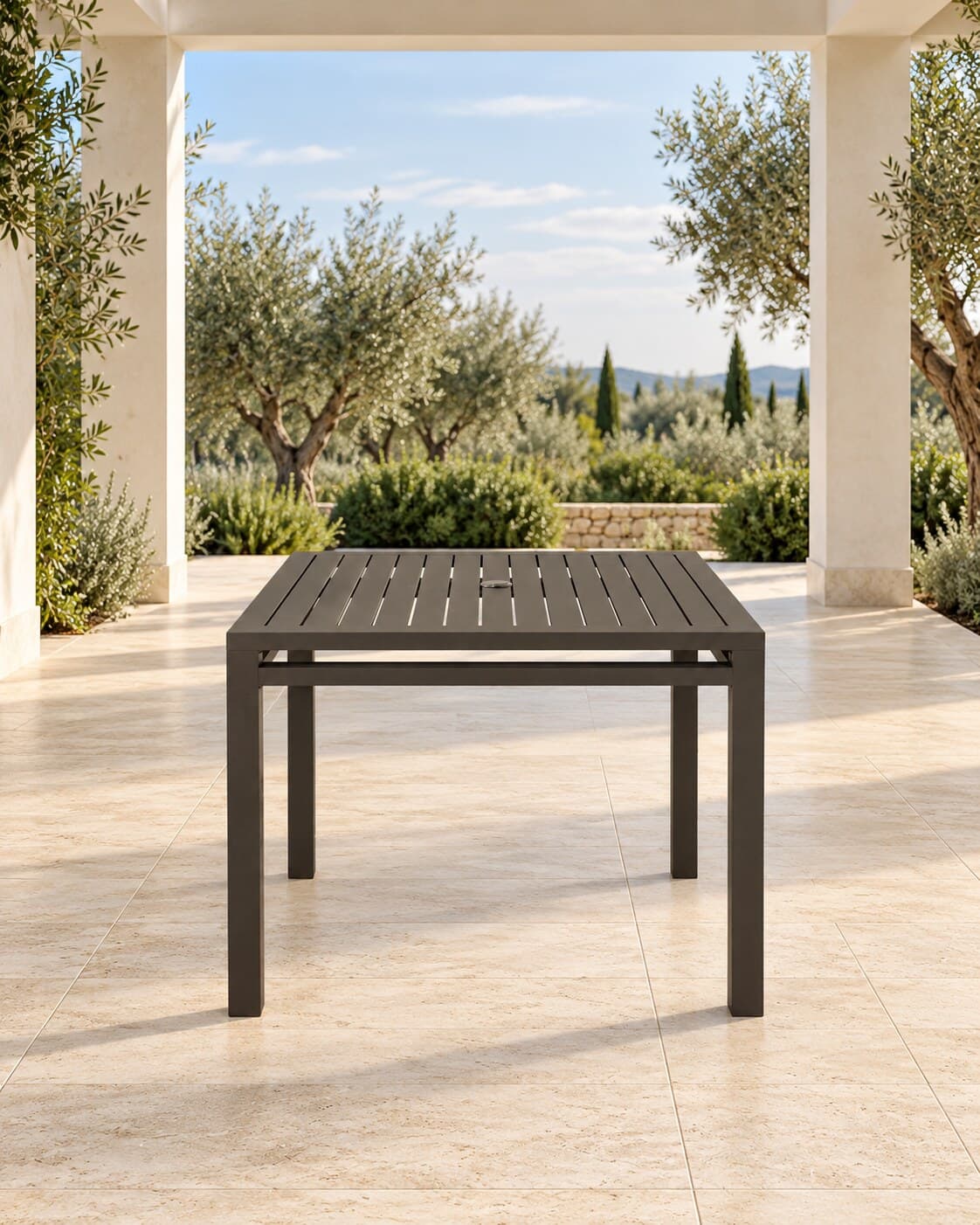 Mesa PERFILE quad. pé lateral em ambiente