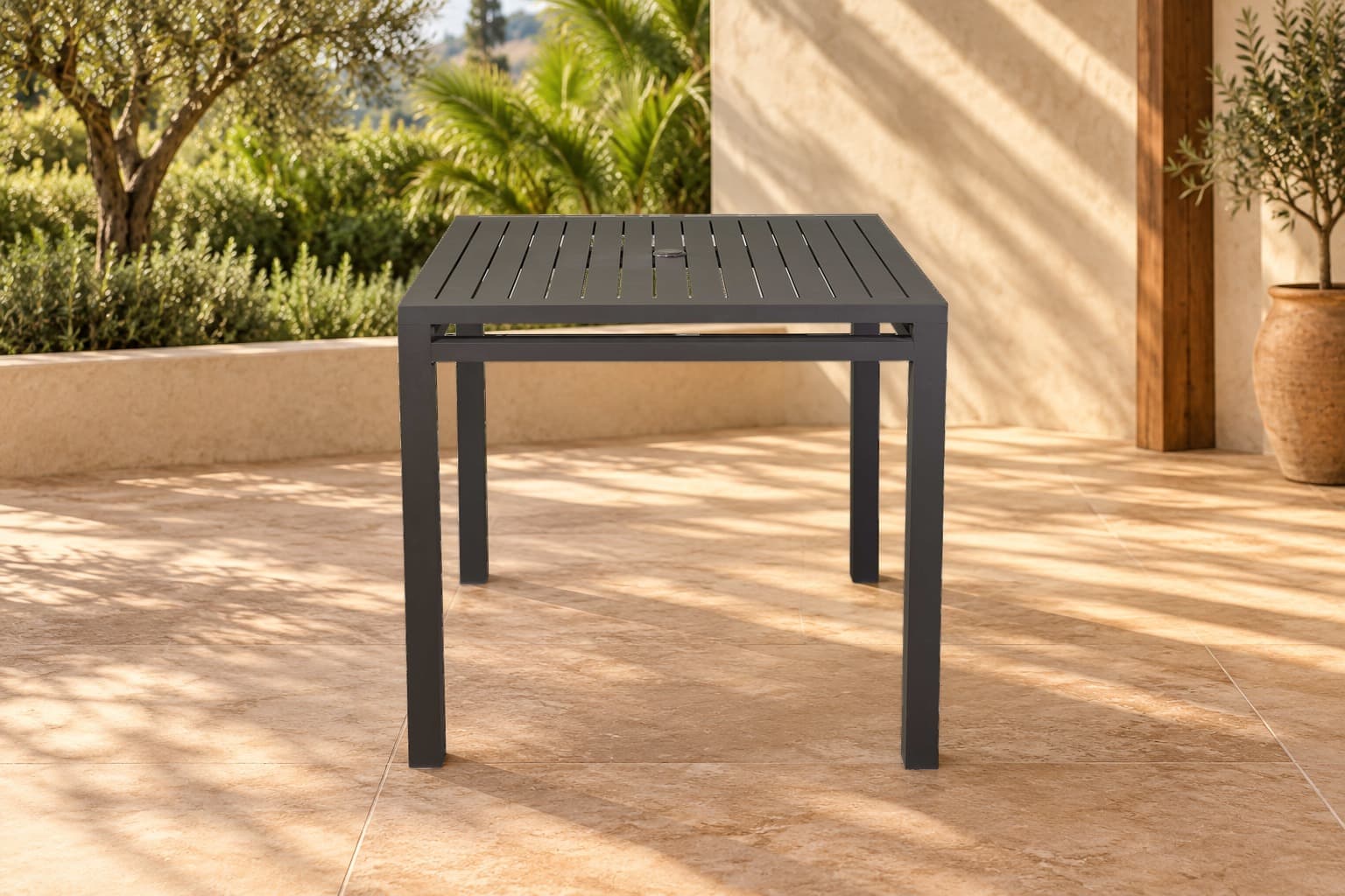 Mesa PERFILE quad. pé lateral em ambiente