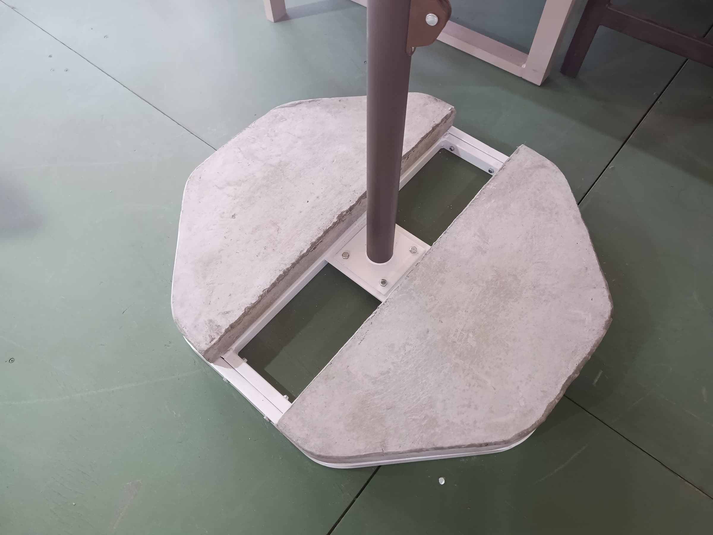 x BASE Ombrelones central 61kg