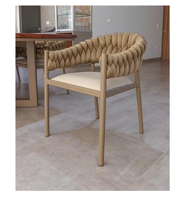 Poltrona GENTILE TRICô enchimento.