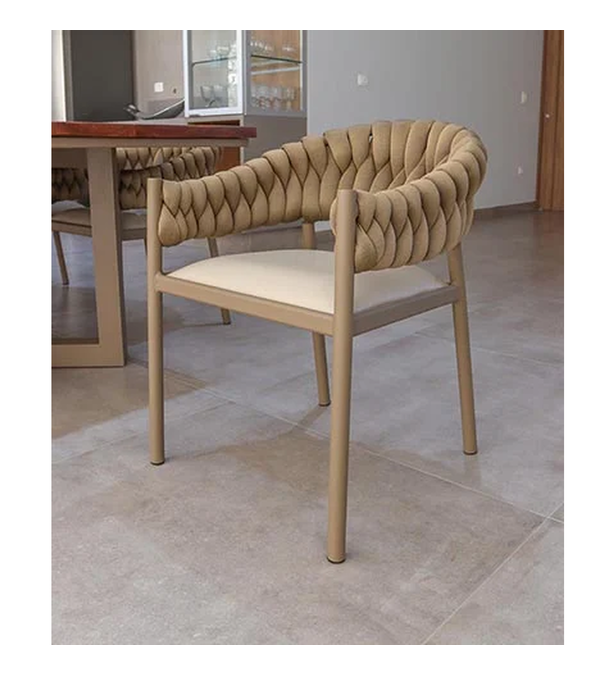 Poltrona GENTILE TRICô enchimento.